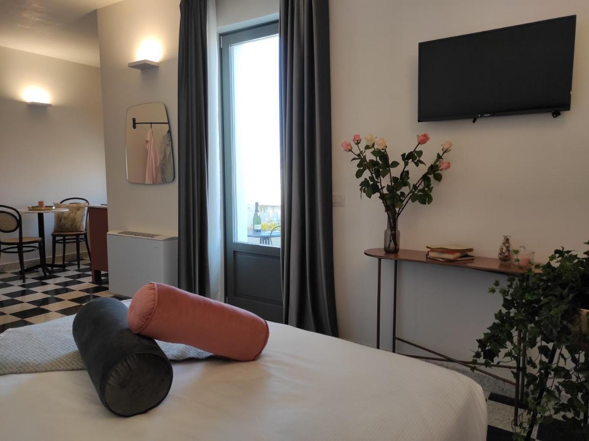 1940 Luxury Accommodations By Wonderful Italy オストゥーニ エクステリア 写真